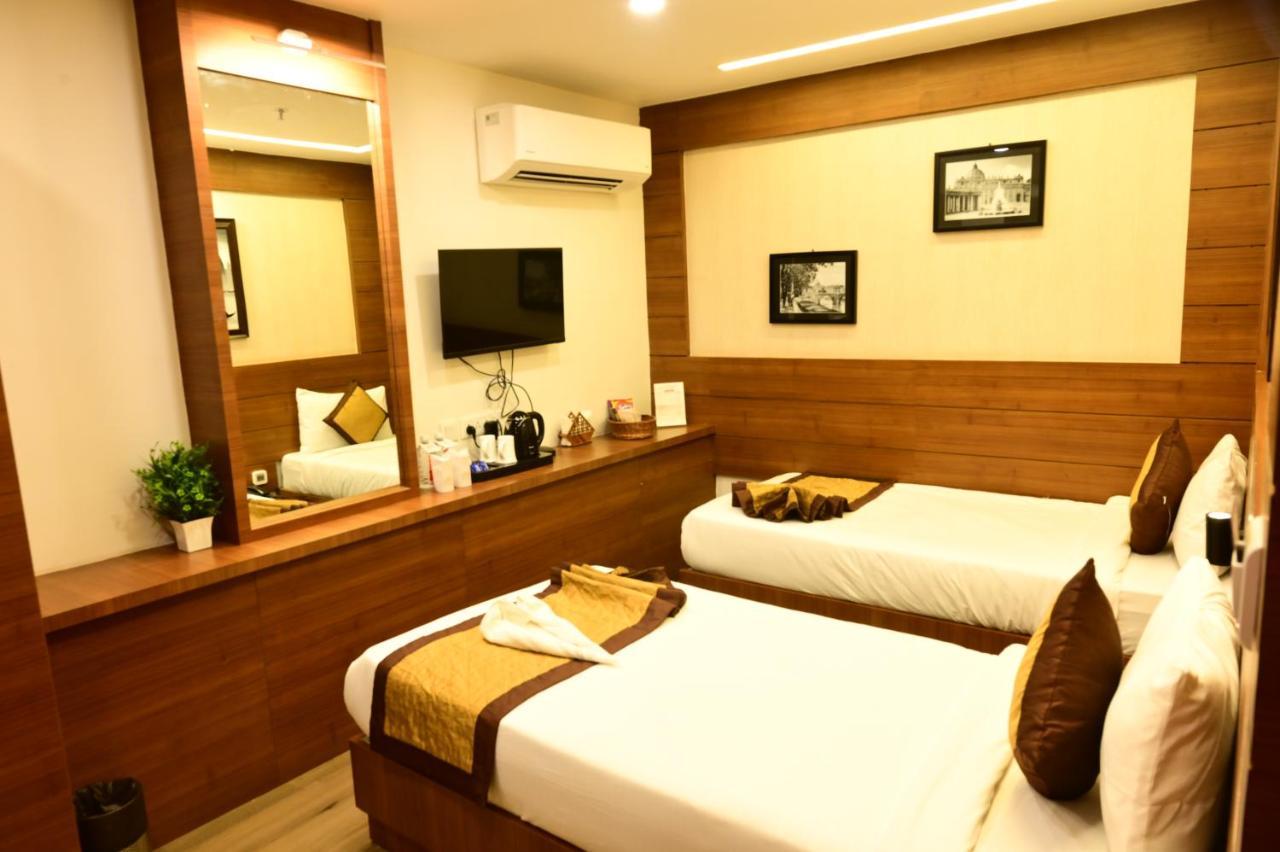 Hotel Silkhouse Premier Danapur Luaran gambar
