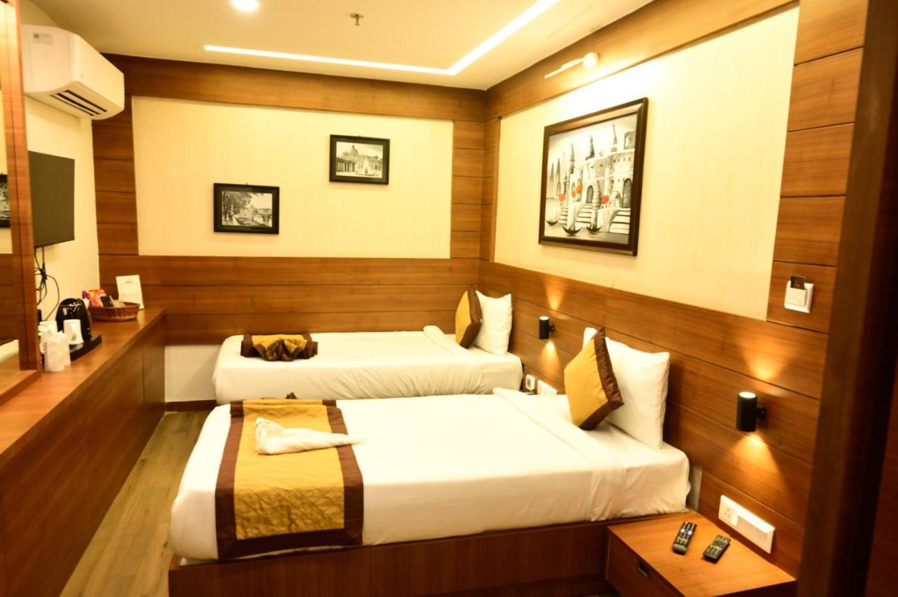 Hotel Silkhouse Premier Danapur Luaran gambar