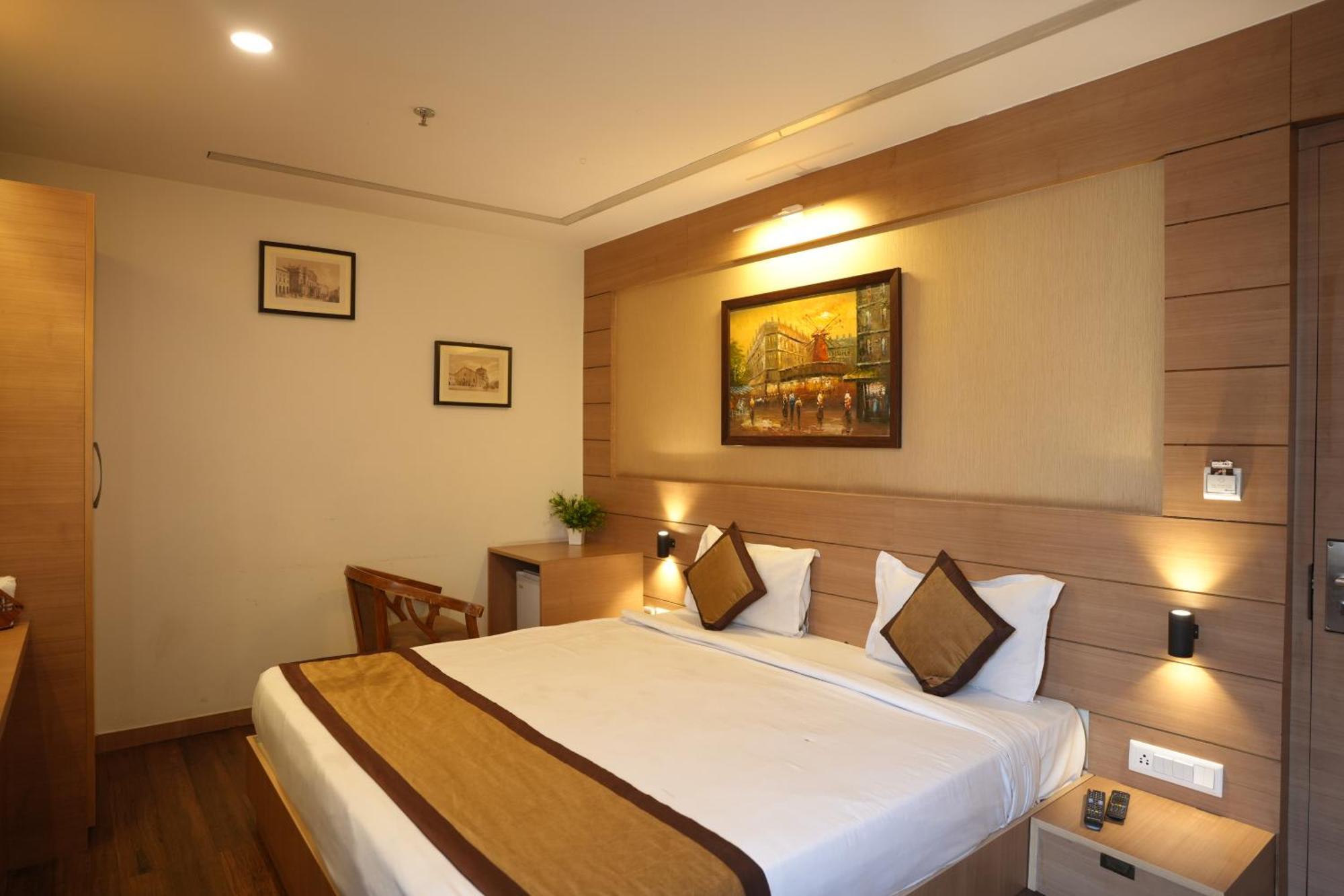 Hotel Silkhouse Premier Danapur Luaran gambar