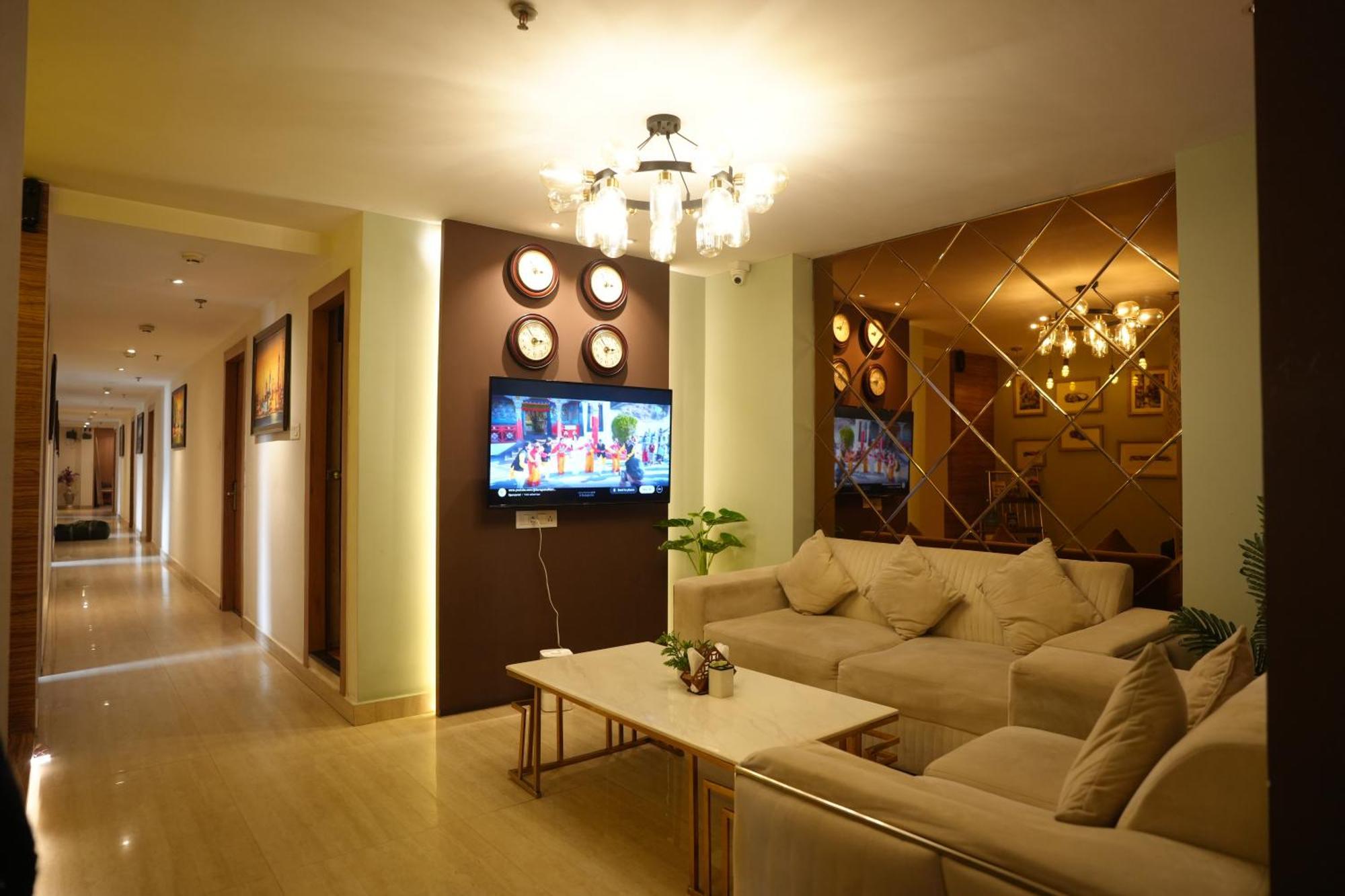 Hotel Silkhouse Premier Danapur Luaran gambar