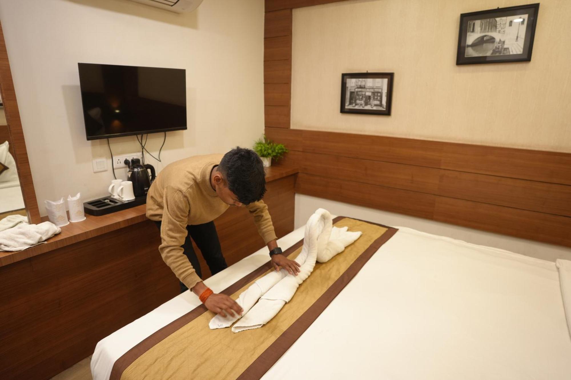 Hotel Silkhouse Premier Danapur Luaran gambar
