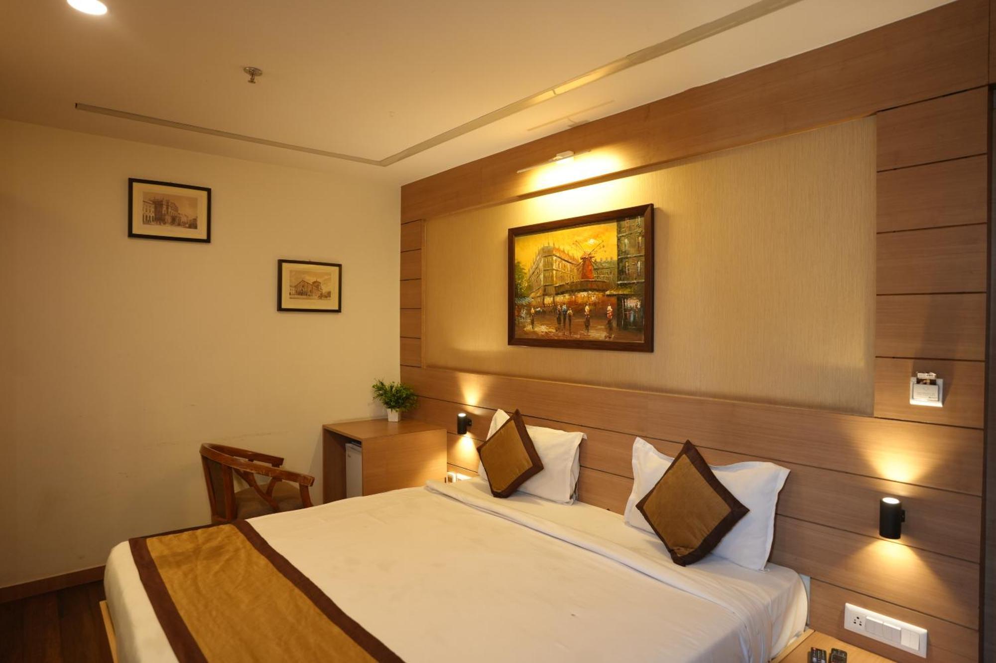 Hotel Silkhouse Premier Danapur Luaran gambar