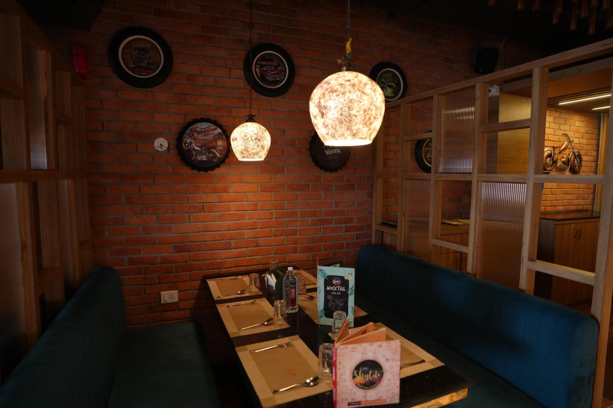 Hotel Silkhouse Premier Danapur Luaran gambar