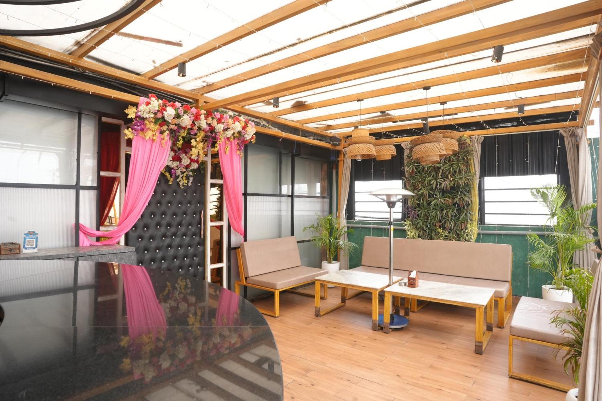 Hotel Silkhouse Premier Danapur Luaran gambar